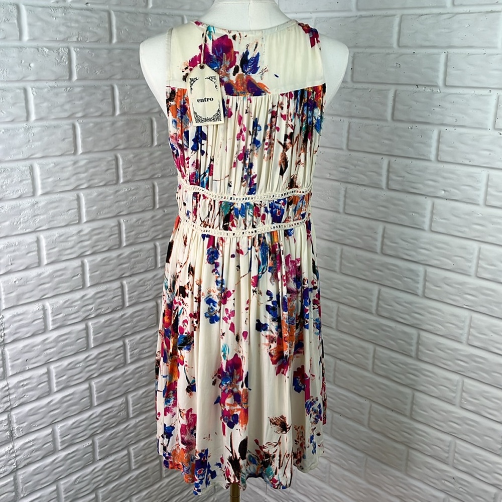 ENTRO FIT AND FLARE FLOWY RAYON DRESS COLORFUL WITH CREAM LINED SZ SM NWT - Picture 7 of 16